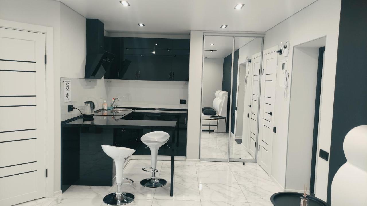 Vip Апартаменты. Центр, Проспект Мира 35 Krivoi Rog Exterior foto